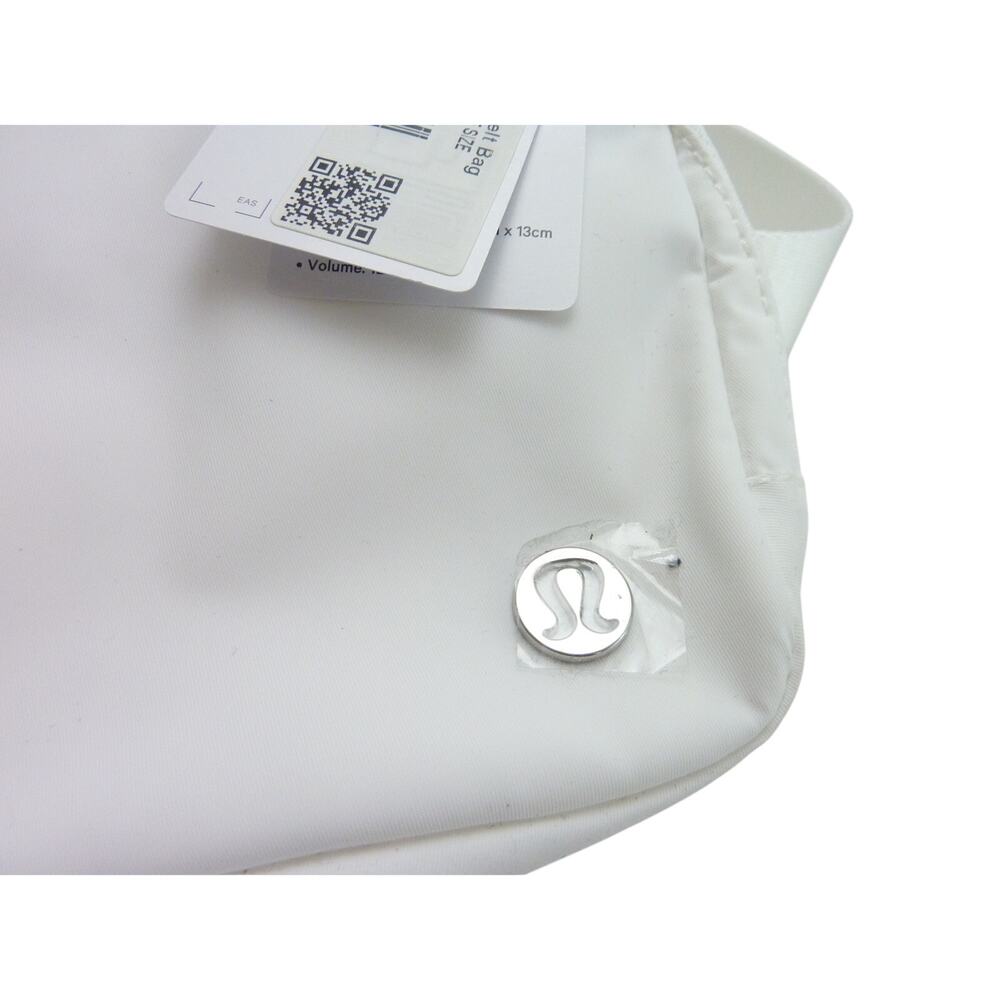 NWT Lululemon Everywhere Belt Bag Womens 1L White Travel Fanny Pack Hip Bag - Picture 2 of 5